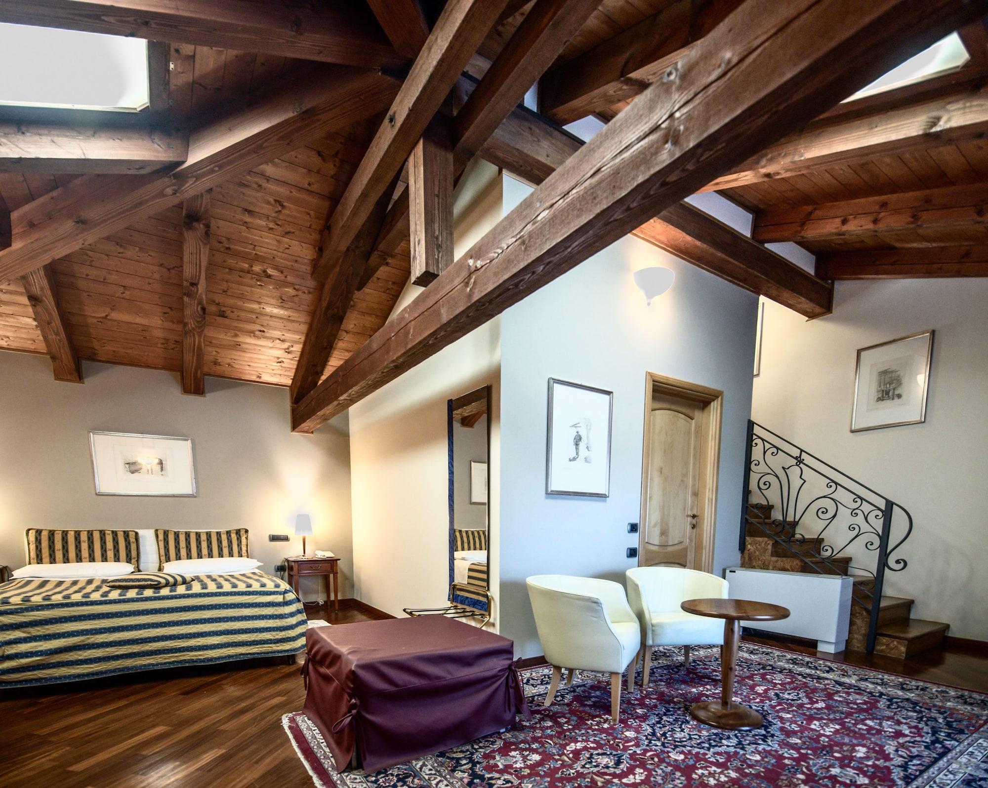 Hotel Castello Rosso Costigliole Saluzzo Esterno foto