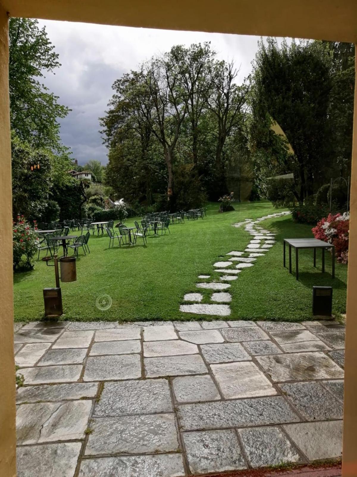 Hotel Castello Rosso Costigliole Saluzzo Esterno foto