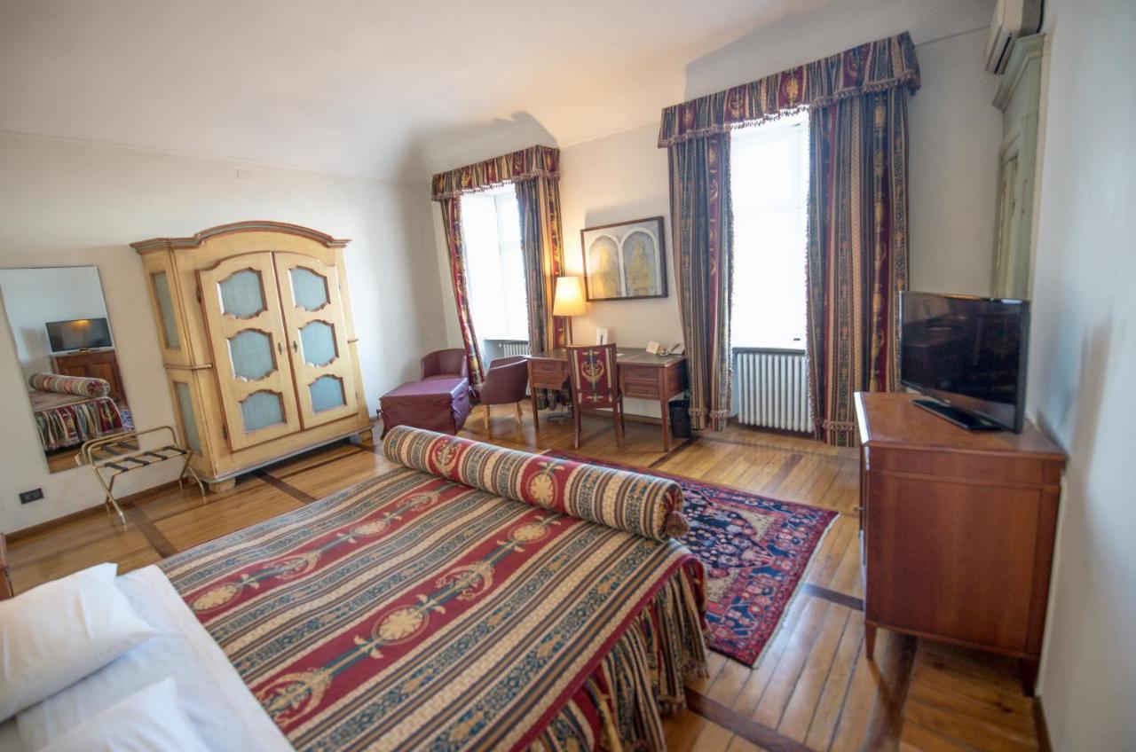 Hotel Castello Rosso Costigliole Saluzzo Esterno foto
