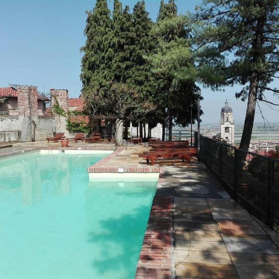 Hotel Castello Rosso Costigliole Saluzzo Esterno foto